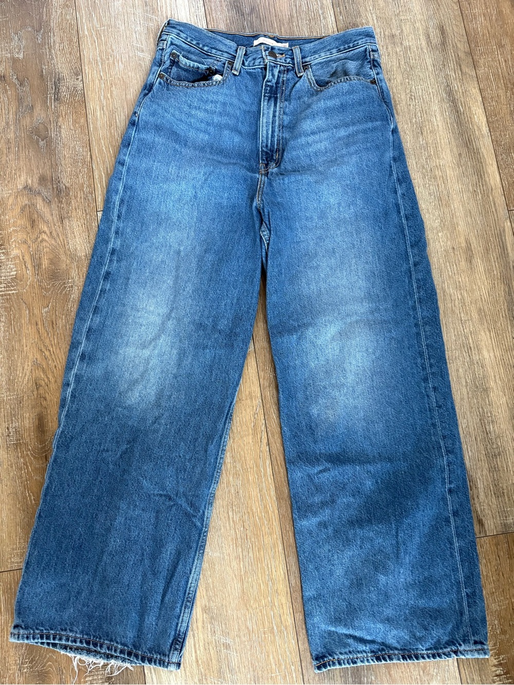 Levi's Relaxed Wide-Leg Jeans in Medium Blue Denim high loose size 30